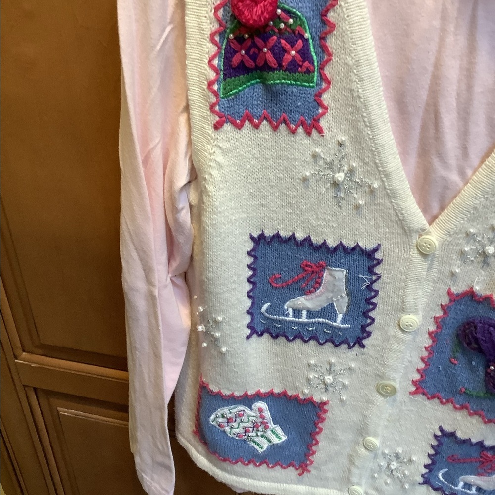 WOMANS WHITE WINTER VEST